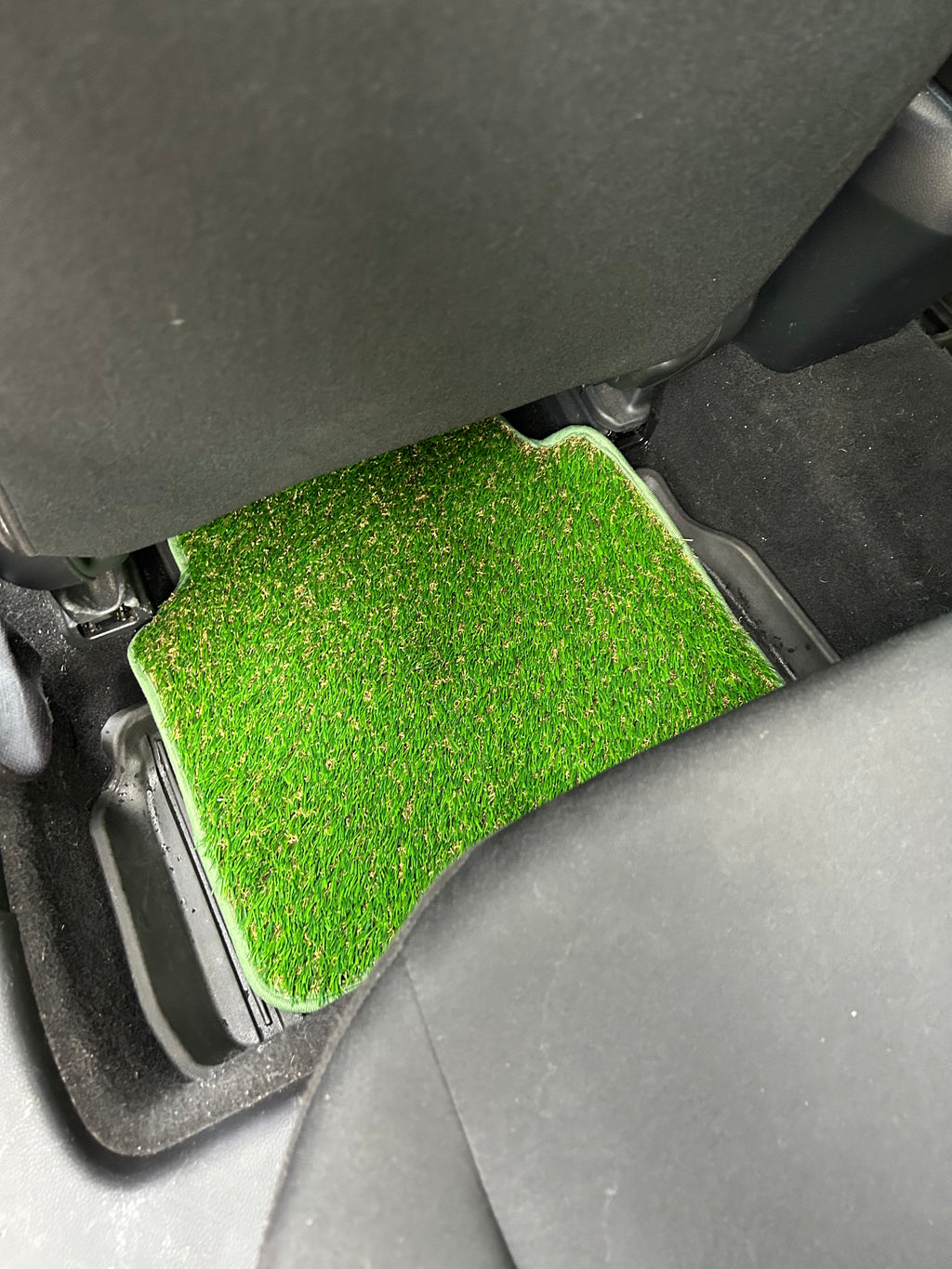 Artificial Grass Car Mats – 4-Piece Green Turf Floor Mat Set with Non-Slip Rubber Backing, Universal Fit for Cars, Trucks & SUVs by Sunset Products